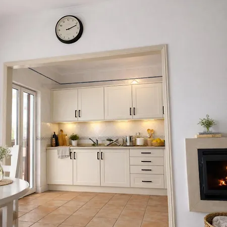 Casa Luna, - Luz, Lagos Burgau